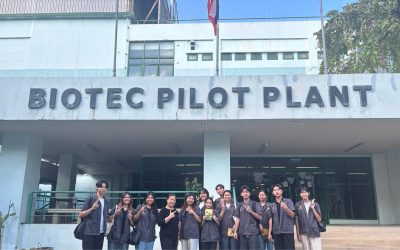 นักศึกษาสาขาเทคโนโลยีชีวภาพเข้าเยี่ยมชมโรงงานต้นแบบผลิตไวรัส NPV ณ BIOTECนักศึกษาสาขาเทคโนโลยี